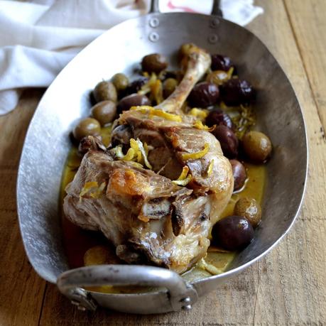PIERNA DE CABRITO ASADA CON OLIVAS Y LIMÓN PIERNA DE CABRITO ASADA CON OLIVAS Y LIMÓN