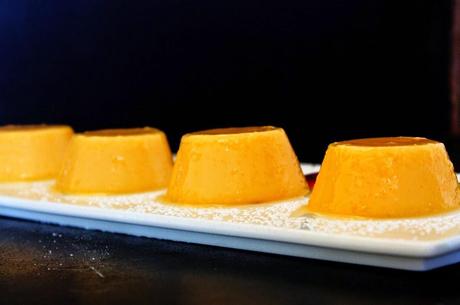 Grandes clásicos: Tocinillos de cielo con salsa de frambuesas (paso a paso) Grandes clásicos: Tocinillos de cielo con salsa de frambuesas (paso a paso)