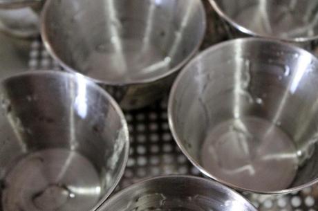 Grandes clásicos: Tocinillos de cielo con salsa de frambuesas (paso a paso) Grandes clásicos: Tocinillos de cielo con salsa de frambuesas (paso a paso)