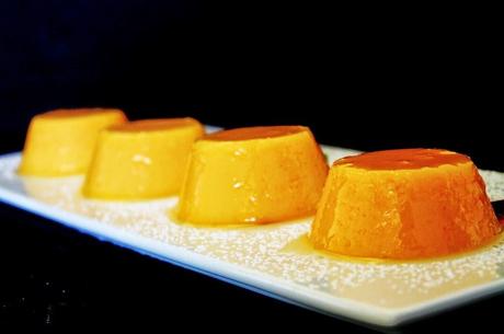 Grandes clásicos: Tocinillos de cielo con salsa de frambuesas (paso a paso) Grandes clásicos: Tocinillos de cielo con salsa de frambuesas (paso a paso)