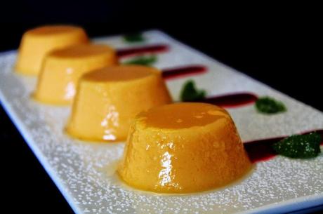 Grandes clásicos: Tocinillos de cielo con salsa de frambuesas (paso a paso) Grandes clásicos: Tocinillos de cielo con salsa de frambuesas (paso a paso)