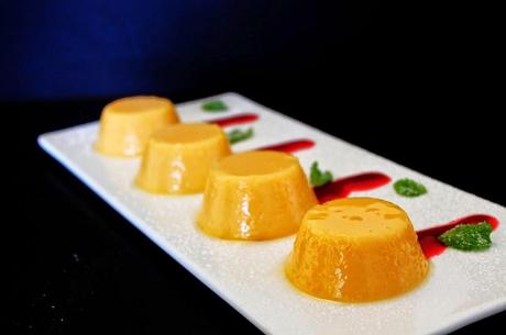 Grandes clásicos: Tocinillos de cielo con salsa de frambuesas (paso a paso) Grandes clásicos: Tocinillos de cielo con salsa de frambuesas (paso a paso)