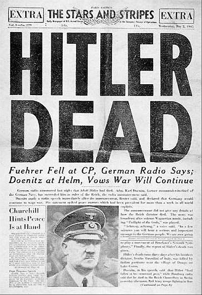 Portada de un periódico anunciando la muerte de Adolf Hitler. Fuente y autoría:  Bundesarchiv, Bild 183-S62600 / CC-BY-SA