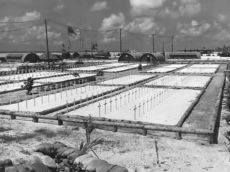Cementerio estadounidense en la isla de Tarawa