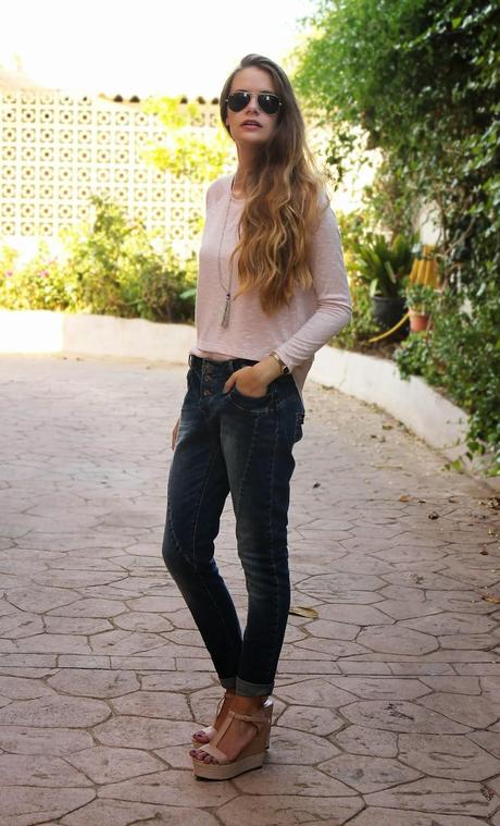 How to wear a Boyfriend Jeans. How to wear a Boyfriend Jeans.