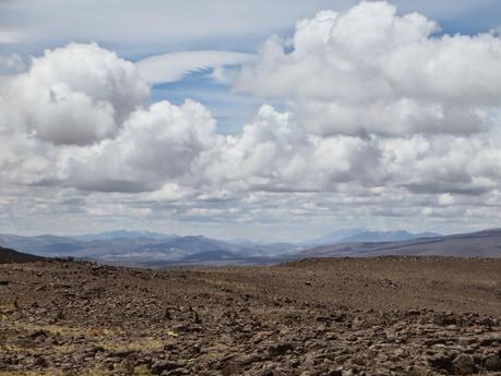 El Mirador de los Volcanes de Patapampa y el Arte Rupestre de Sumbay