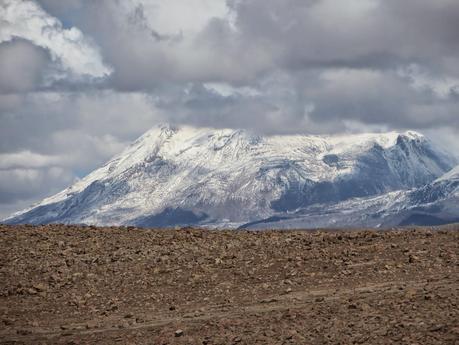 El Mirador de los Volcanes de Patapampa y el Arte Rupestre de Sumbay