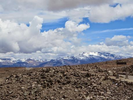 El Mirador de los Volcanes de Patapampa y el Arte Rupestre de Sumbay