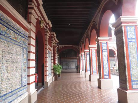Recorriendo y visitando los museos del Centro Histórico de Lima Recorriendo y visitando los museos del Centro Histórico de Lima