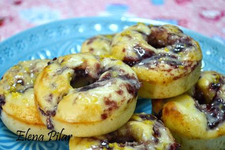 Donuts de arándanos con glaseado de limón