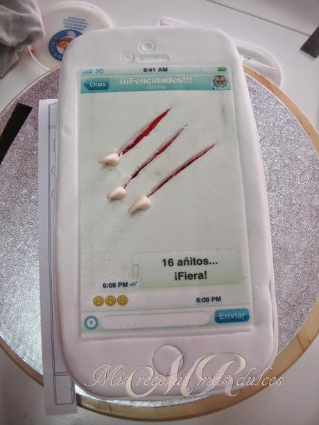 TARTA IPHONE CON ZARPAZO