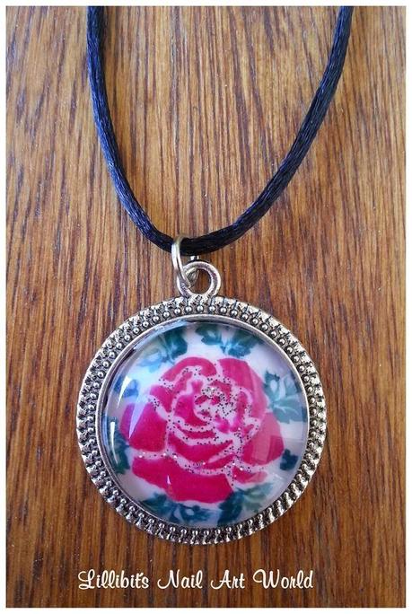 Más colgantes de esmaltes Más colgantes de esmaltes