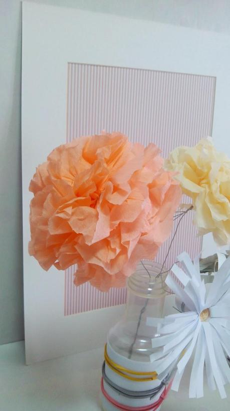 Tutorial: florero con botella de plástico + lamina. Tutorial: florero con botella de plástico + lamina.