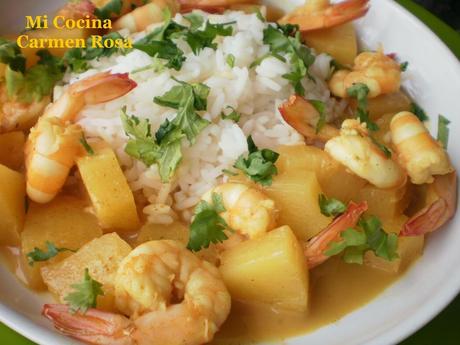 LANGOSTINOS CON PIÑA AL CURRY ROJO CON LECHE DE COCO AROMATIZADO CON CILANTRO LANGOSTINOS CON PIÑA AL CURRY ROJO CON LECHE DE COCO AROMATIZADO CON CILANTRO