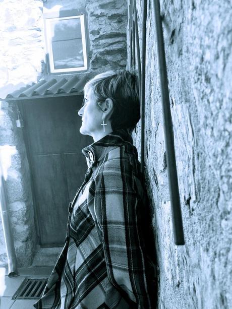 2 tesoros encontrados en un armario. A caballo con las botas y a cuadros con el chaquetón. 2 tesoros encontrados en un armario. A caballo con las botas y a cuadros con el chaquetón.