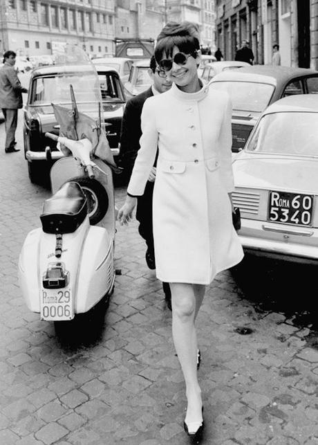 Audrey Hepburn vespa cinema