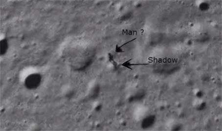 Localizan un extraterrestre en la Luna sombra de alien en la luna