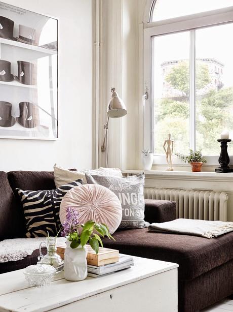 Un apartamento romántico y femenino Un apartamento romántico y femenino