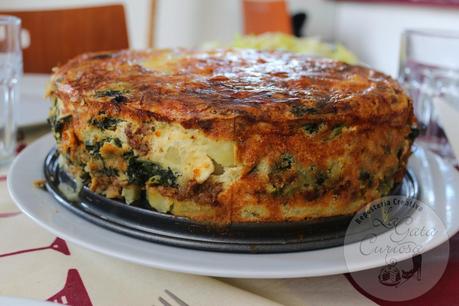 PASTEL DE ESPINACAS, PATATAS Y CARNE PICADA PASTEL DE ESPINACAS, PATATAS Y CARNE PICADA