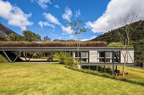 Vivienda Minimalista en Petropolis