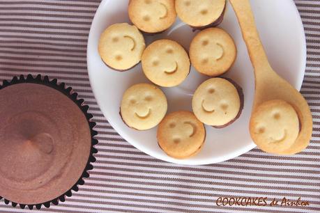 CUPCAKES DE CHOCOLATE Y AVELLANA CUPCAKES DE CHOCOLATE Y AVELLANA