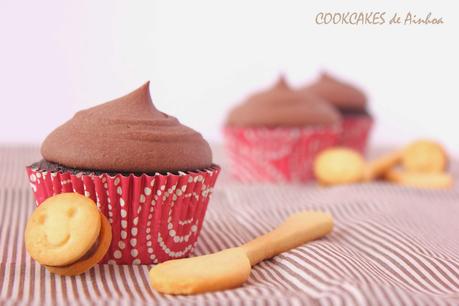 CUPCAKES DE CHOCOLATE Y AVELLANA CUPCAKES DE CHOCOLATE Y AVELLANA