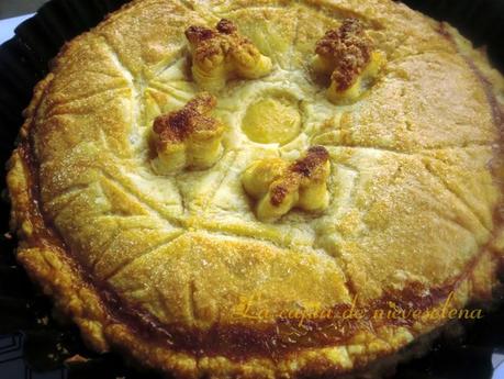 Galette des Rois (Pastel de Reyes) con salsa de chocolate caliente - Cocinas del Mundo (Francia)