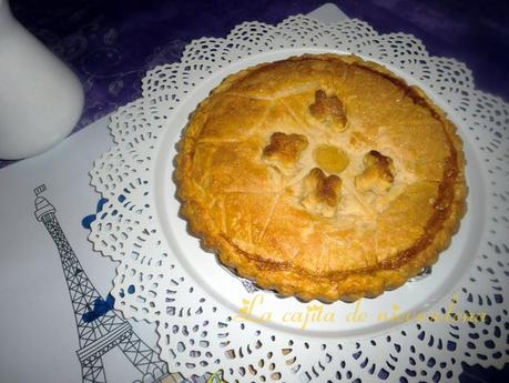 Galette des Rois (Pastel de Reyes) con salsa de chocolate caliente - Cocinas del Mundo (Francia)