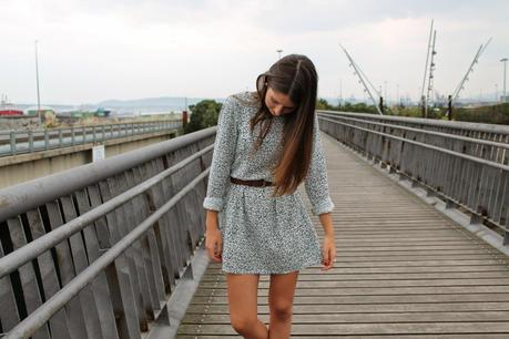 How to wear a dress with boots How to wear a dress with boots