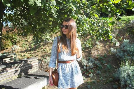 How to wear a dress with boots How to wear a dress with boots