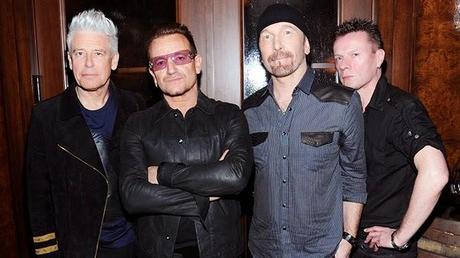 LA INDUSTRIA MUSICAL EN LA ENCRUCIJADA El gesto de U2 con su nuevo disco, que ha sido regalado a los usuarios de iTunes, ha levantado no poca polvareda en el ámbito de la industria musical, la cual se encuentra en un momento de incertidumbre al no sabe...