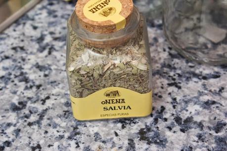 Raviolis de 4 quesos con salsa de mantequilla y salvia Raviolis de 4 quesos con salsa de mantequilla y salvia