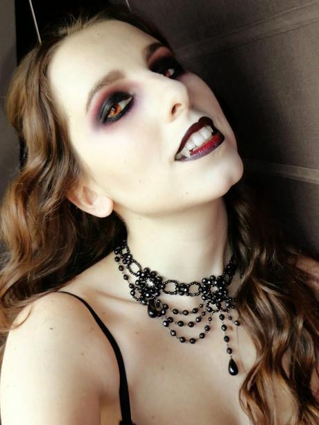 Paso a paso: Maquillaje para Halloween Vol.2 Paso a paso: Maquillaje para Halloween Vol.2