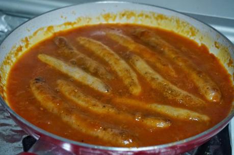 Salchichas con salsa de tomate Salchichas con salsa de tomate