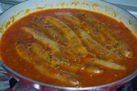 Salchichas con salsa de tomate Salchichas con salsa de tomate