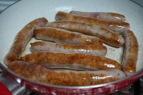 Salchichas con salsa de tomate Salchichas con salsa de tomate