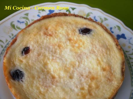 TARTA DE QUESO AL HORNO CON CEREZAS MACERADAS EN AGUARDIENTE TARTA DE QUESO AL HORNO CON CEREZAS MACERADAS EN AGUARDIENTE