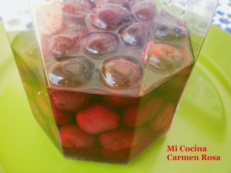 TARTA DE QUESO AL HORNO CON CEREZAS MACERADAS EN AGUARDIENTE TARTA DE QUESO AL HORNO CON CEREZAS MACERADAS EN AGUARDIENTE
