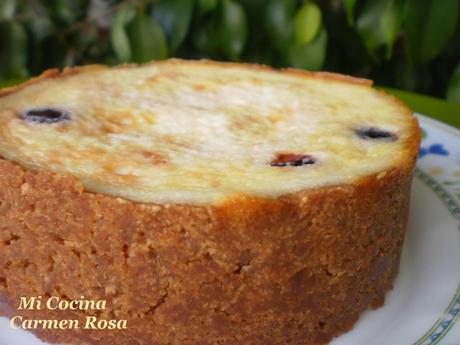 TARTA DE QUESO AL HORNO CON CEREZAS MACERADAS EN AGUARDIENTE TARTA DE QUESO AL HORNO CON CEREZAS MACERADAS EN AGUARDIENTE