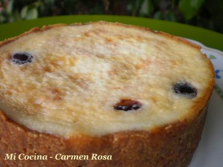 TARTA DE QUESO AL HORNO CON CEREZAS MACERADAS EN AGUARDIENTE TARTA DE QUESO AL HORNO CON CEREZAS MACERADAS EN AGUARDIENTE