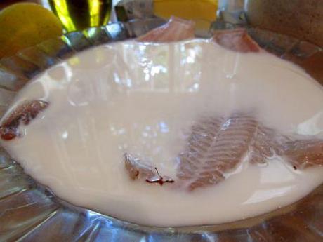 Lenguado empanado con salsa de mantequilla y uvas. lenguado-en-salsa-de-uvas-