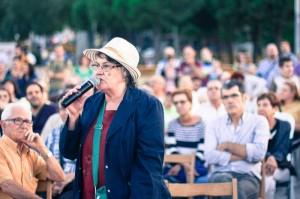 Ada Colau: “Las únicas batallas que están perdidas son las que no se hacen” Visita a los barrios