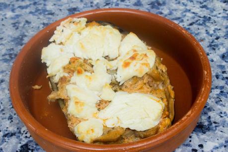 Berenjenas rellenas de champiñones, atún y anchoas gratinadas en queso de cabra Berenjenas rellenas de champiñones, atún y anchoas gratinadas en queso de cabra