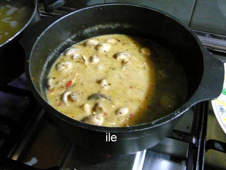 Pastas con crema de pollo y champiñons