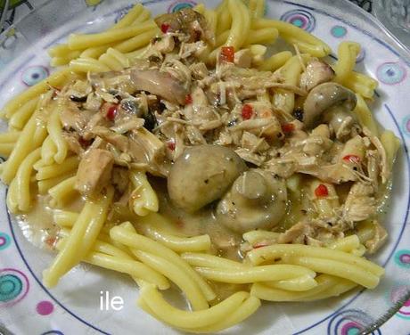 Pastas con crema de pollo y champiñons