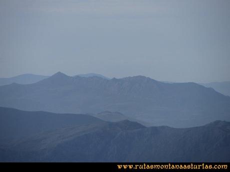 Ruta por el Aramo: Vista desde el Barriscal de la Sierra de Peña Manteca