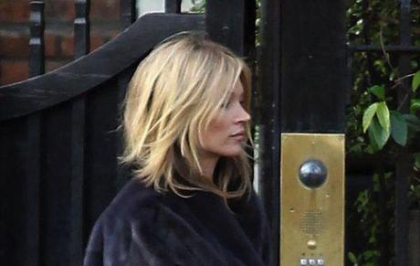 KATE MOSS SE CORTA LA MELENA