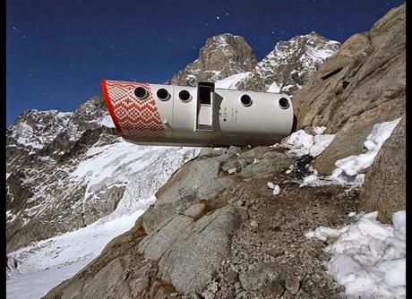 Delirios Hoteleros o ...Cómo Dormir En Sitios Imposibles Delirios Hoteleros o ...Cómo Dormir En Sitios Imposibles