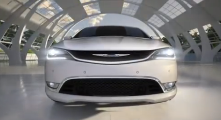 Chrysler 200 comercial