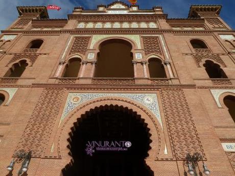Los mejores vinos de España 2015 Hermosa fachada de la plaza.